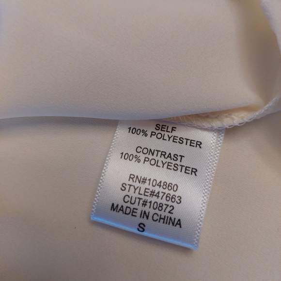 Chloe K Cream Navy Studded Sleeveless Sheer Moto Top Button Up Blouse Size Small - Picture 9 of 12